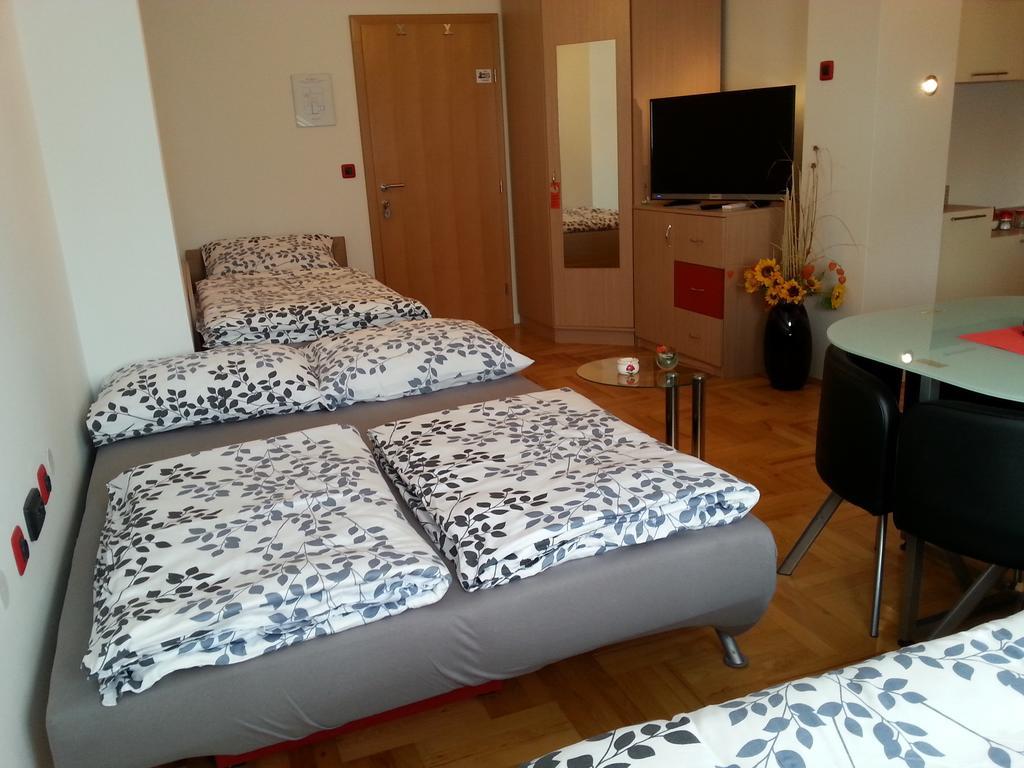 Studio Apartments Korosteljev Осиек Номер фото