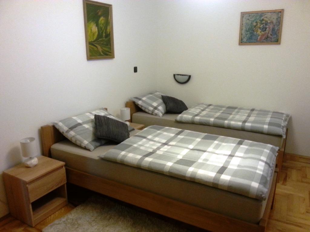 Studio Apartments Korosteljev Осиек Экстерьер фото