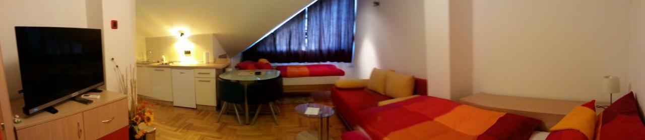 Studio Apartments Korosteljev Осиек Экстерьер фото